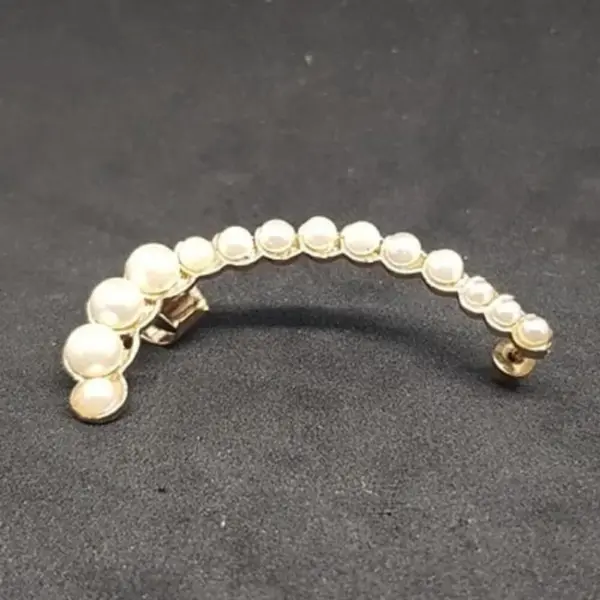 Multi Pearl Earcuff