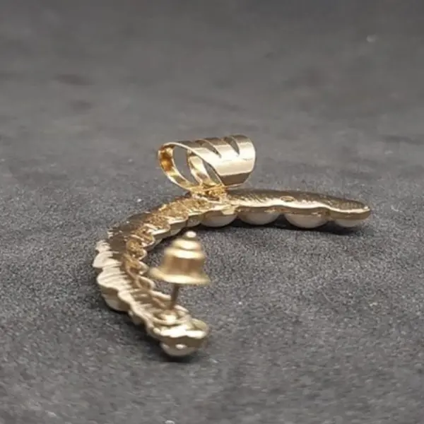 Multi Pearl Earcuff - Image 2